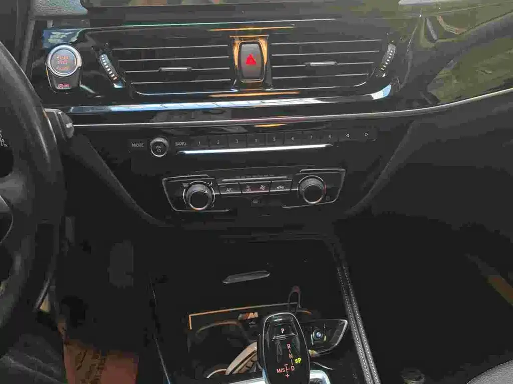 BMW 1 Series 2022 — фото 13