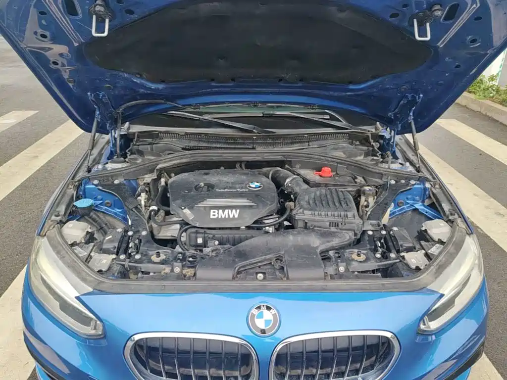 BMW 1 Series 2018 — фото 16