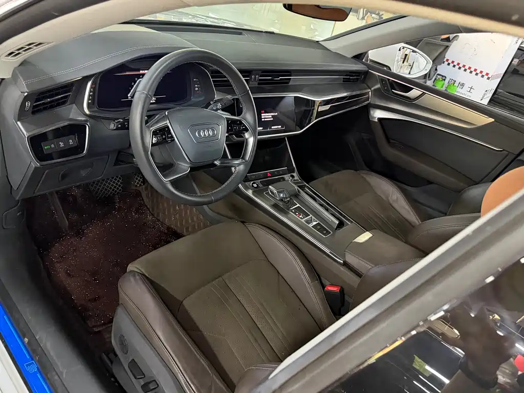 Audi A7L 2023 — фото 2