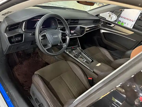 Audi A7L 2023