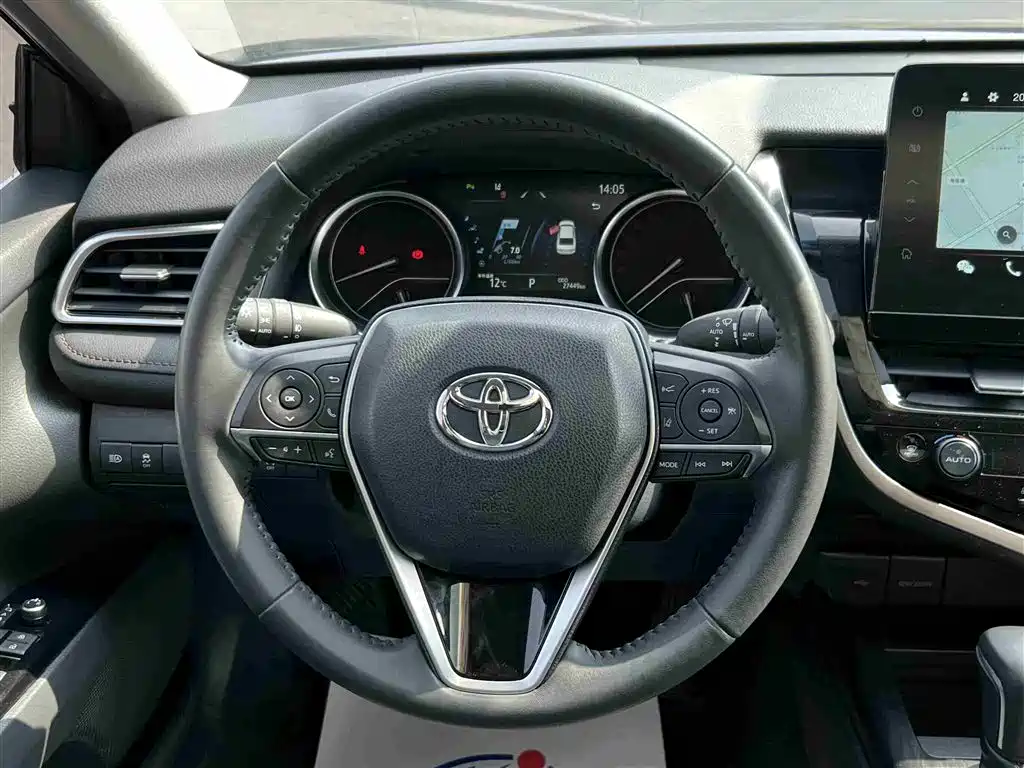 Toyota Camry 2023 — фото 9