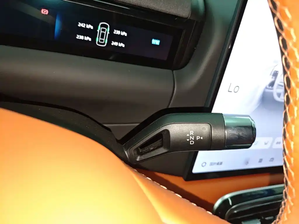 Geely Galaxy M9 2025 — фото 14