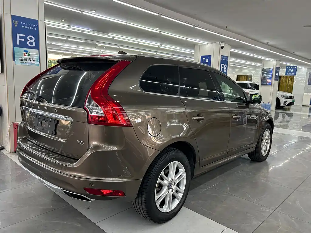Volvo XC60 2015 — фото 6