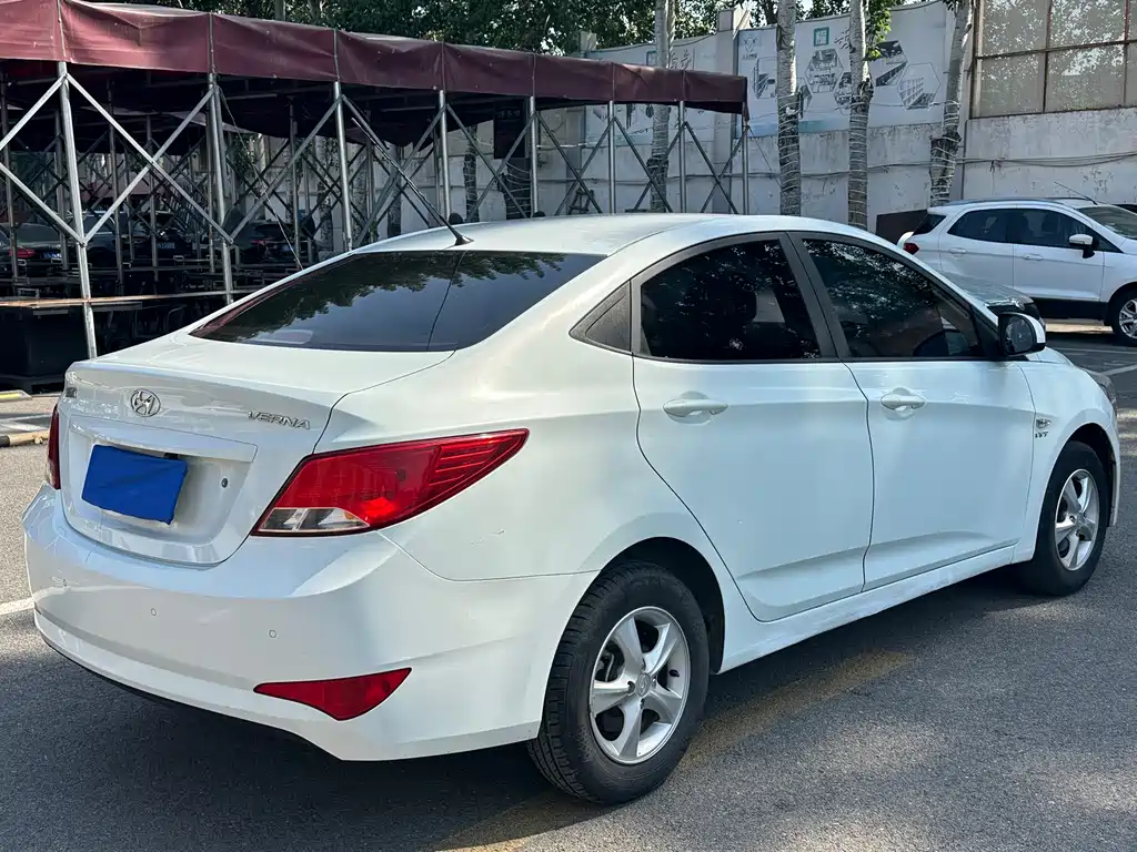 Hyundai Verna 2016 — фото 5