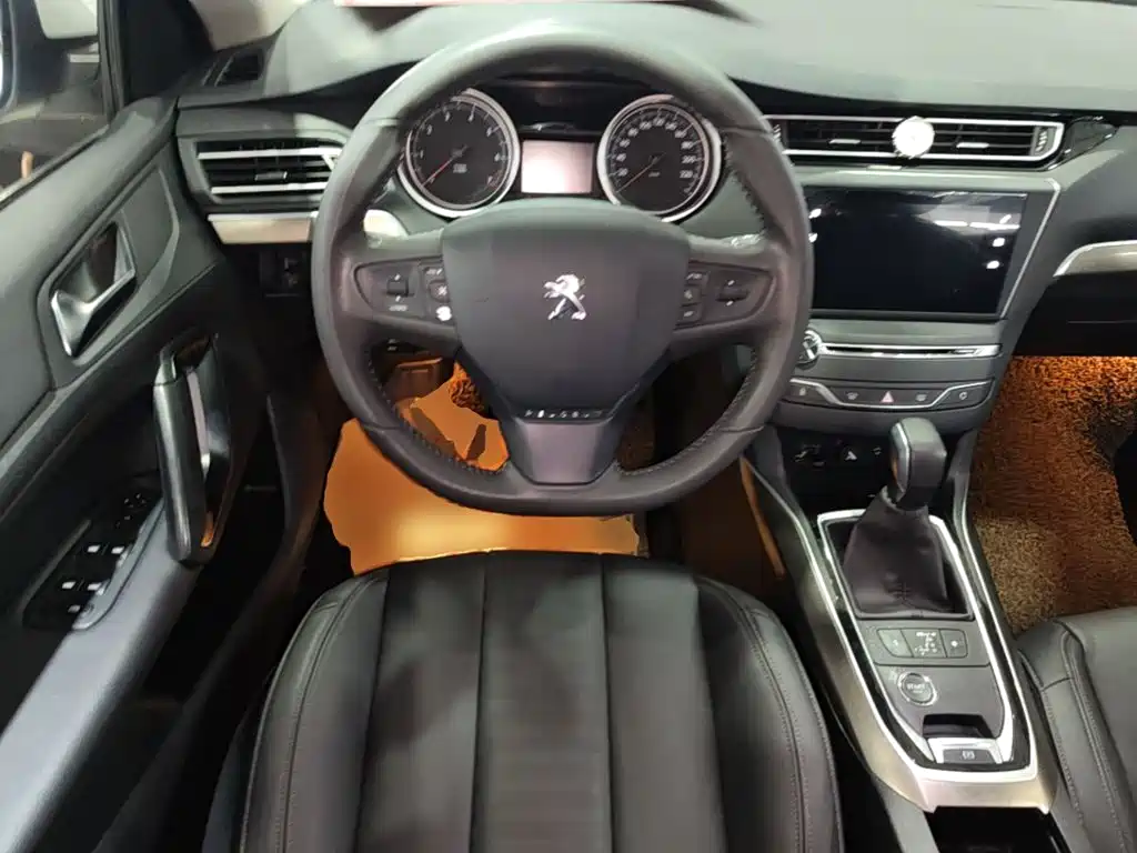 Peugeot 408 2016 — фото 11