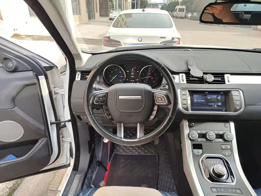 Land Rover Evoque 2017 — фото 11