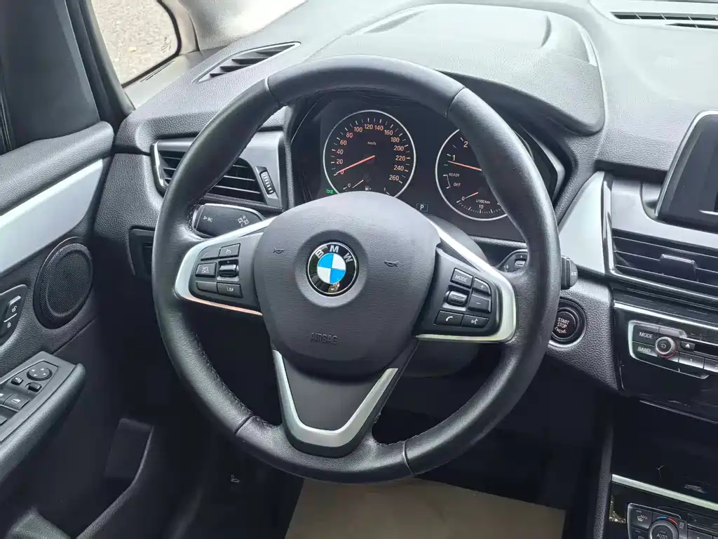 BMW 2 Series Active Tourer 2018 — фото 14