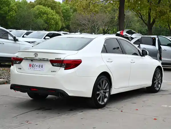 Toyota Reiz 2013