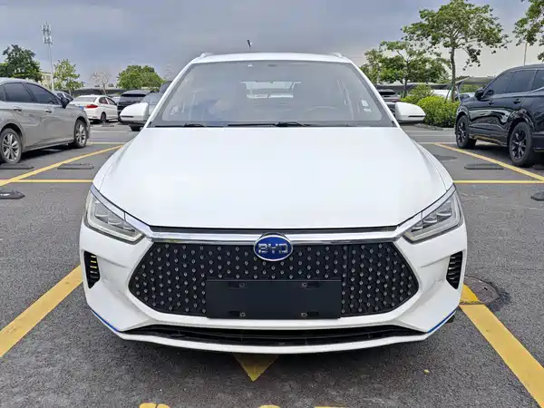 BYD e2 2022