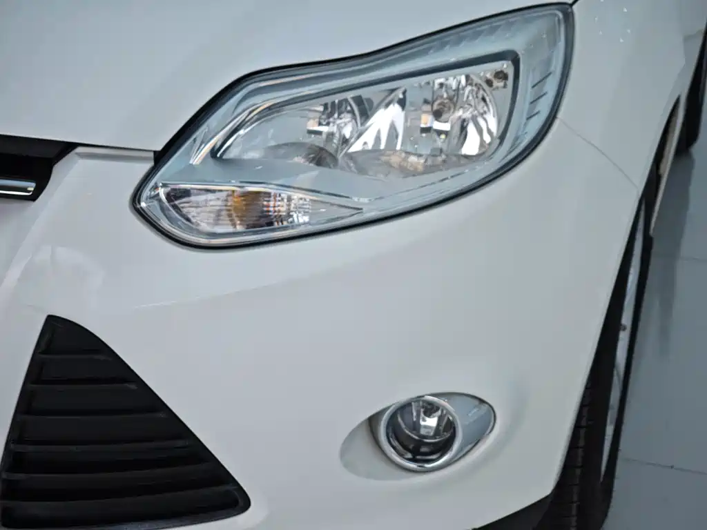 Ford Focus 2013 — фото 14