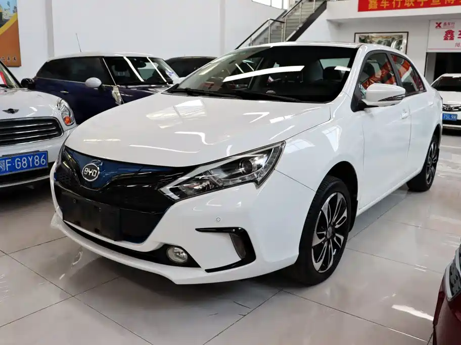 BYD Qin NEV 2016 — фото 1