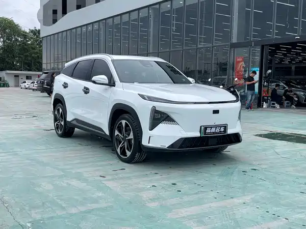 Geely Galaxy L7 2024
