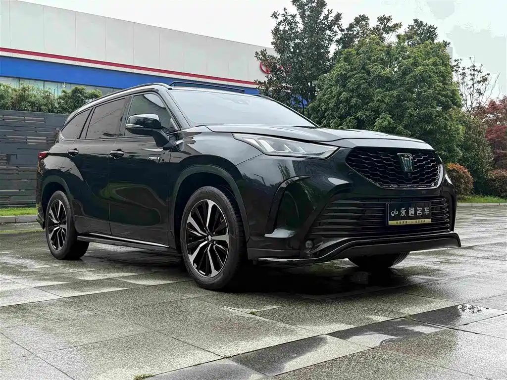 Toyota Crown Kluger 2021