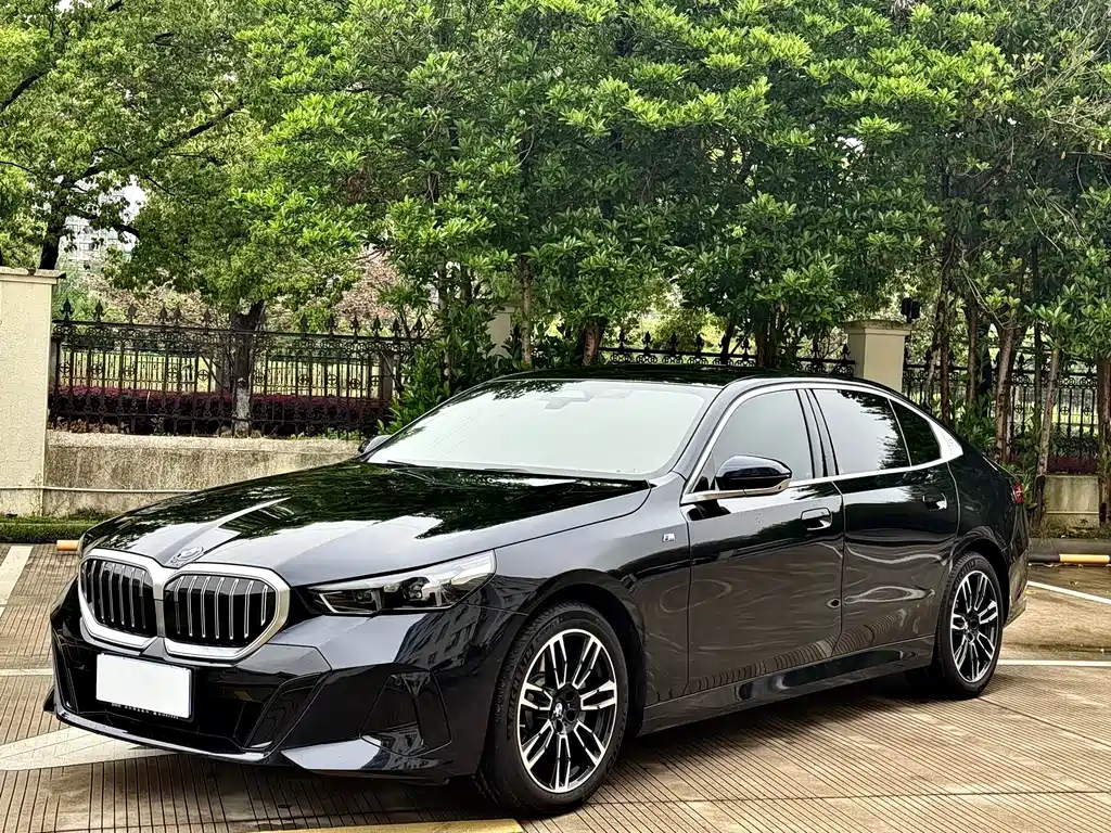 BMW 5 Series 2024