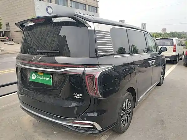 Hongqi HQ9 PHEV 2024