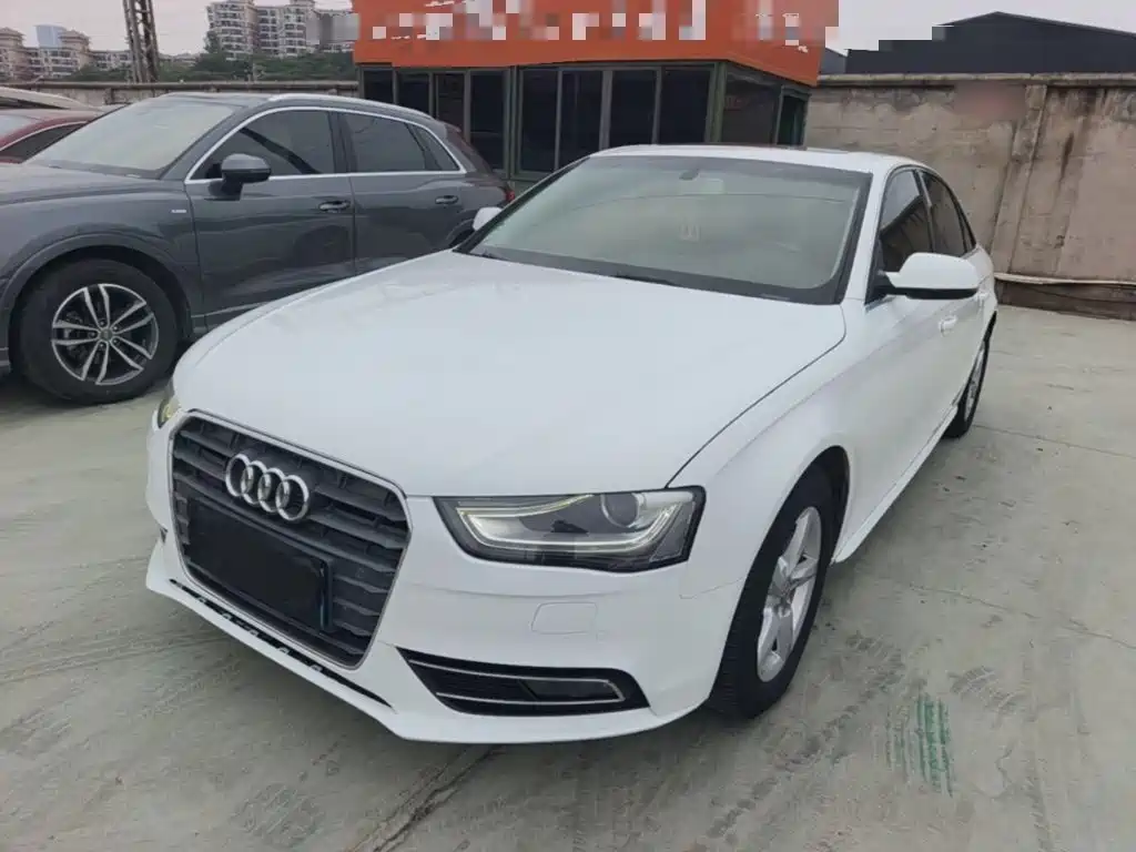 Audi A4L 2015