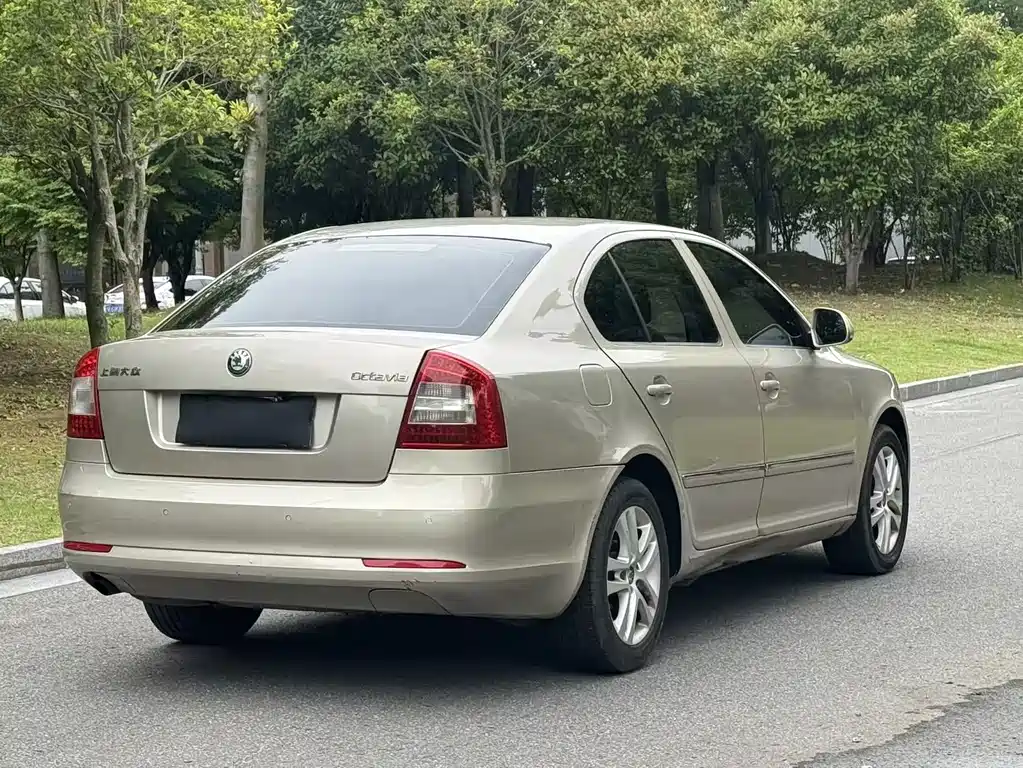 Skoda Octavia 2013 — фото 4