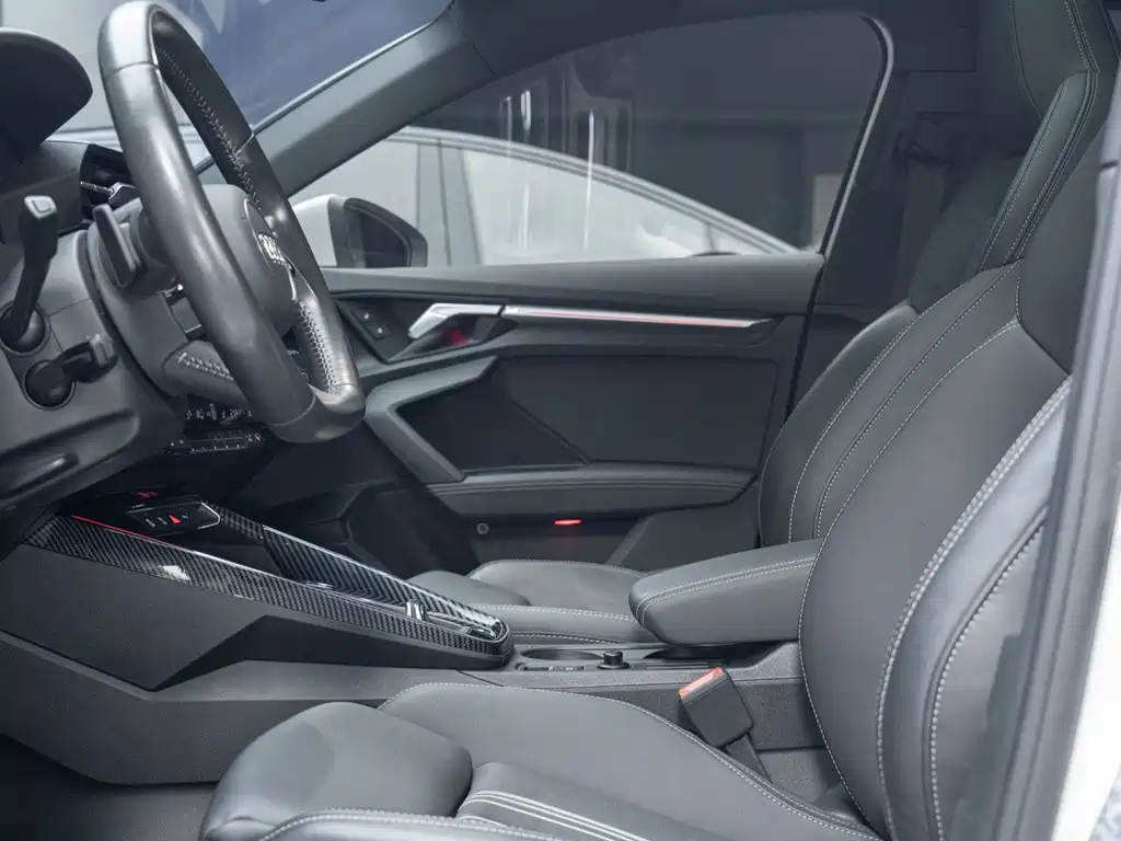 Audi A3 2023 — фото 12