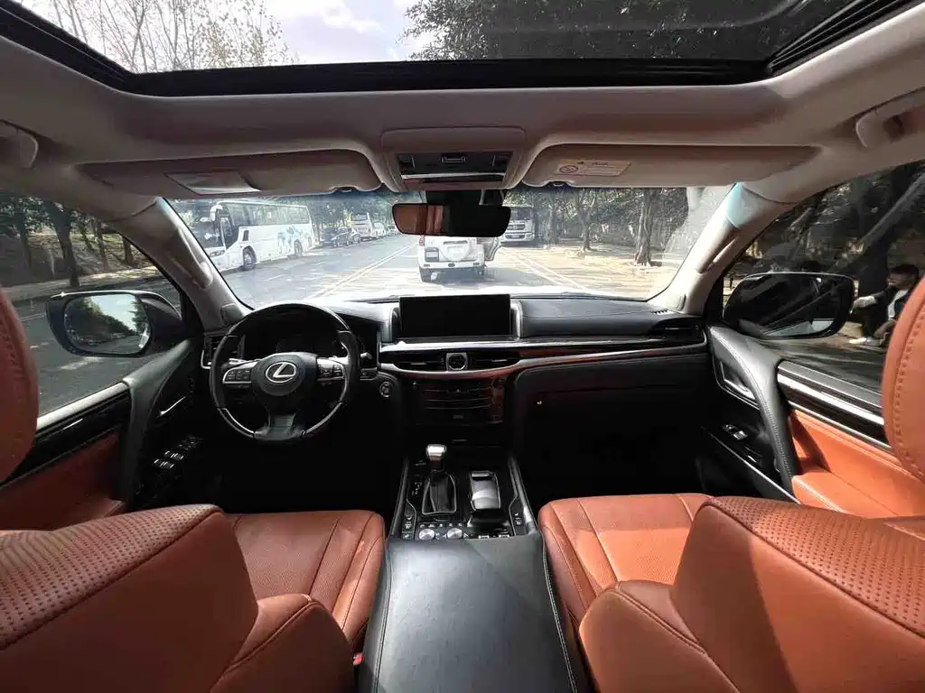 Lexus LX 2019 — фото 10