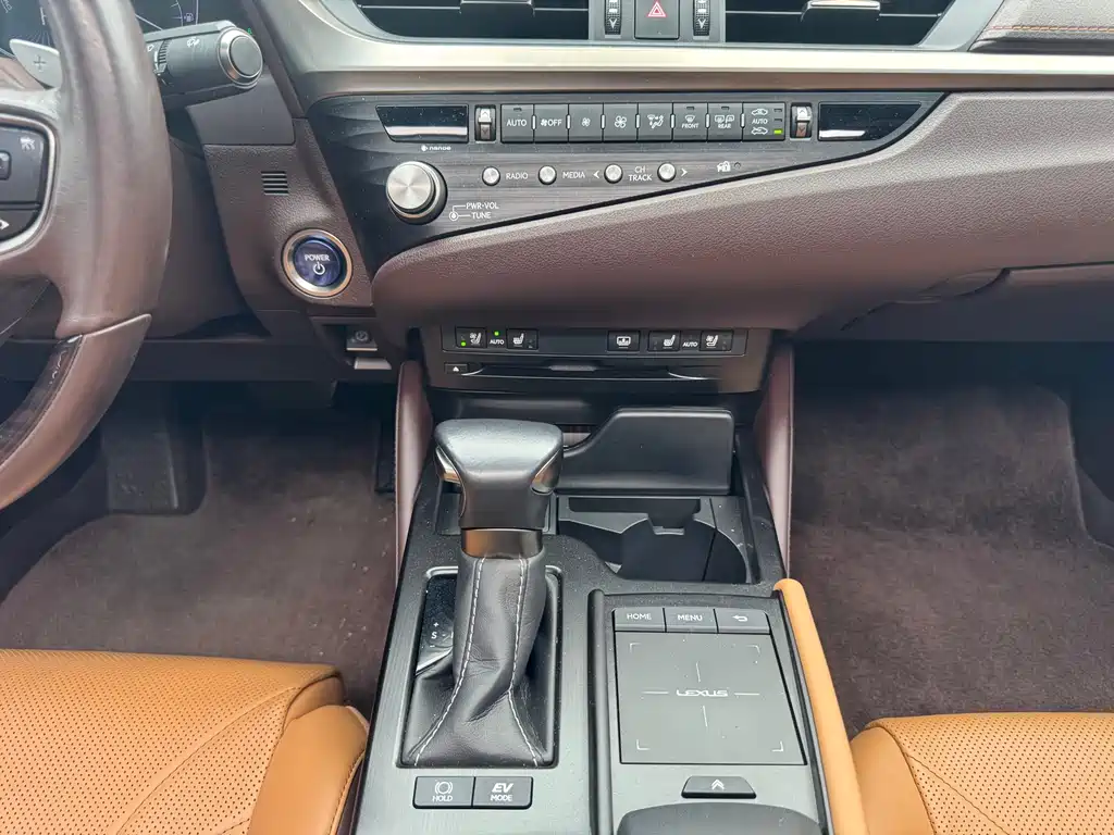 Lexus ES 2021 — фото 14