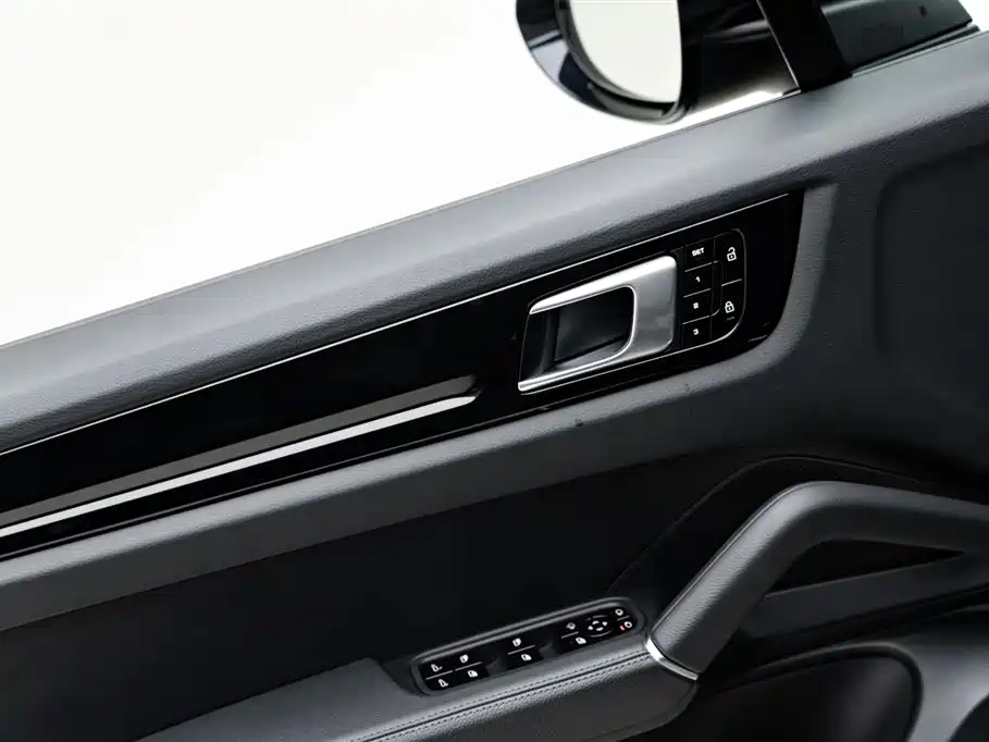 Porsche Cayenne 2019 — фото 15