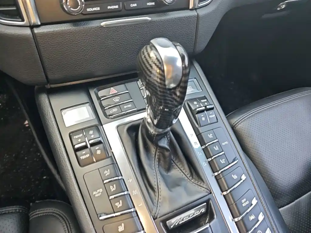 Porsche Macan 2017 — фото 14