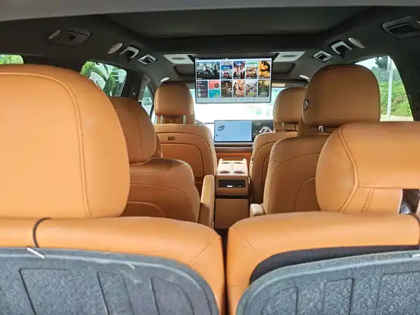 Li Auto i8 2025
