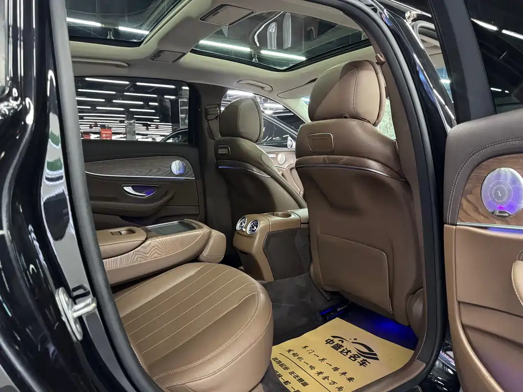 Mercedes-Benz E-Class 2020 — фото 12