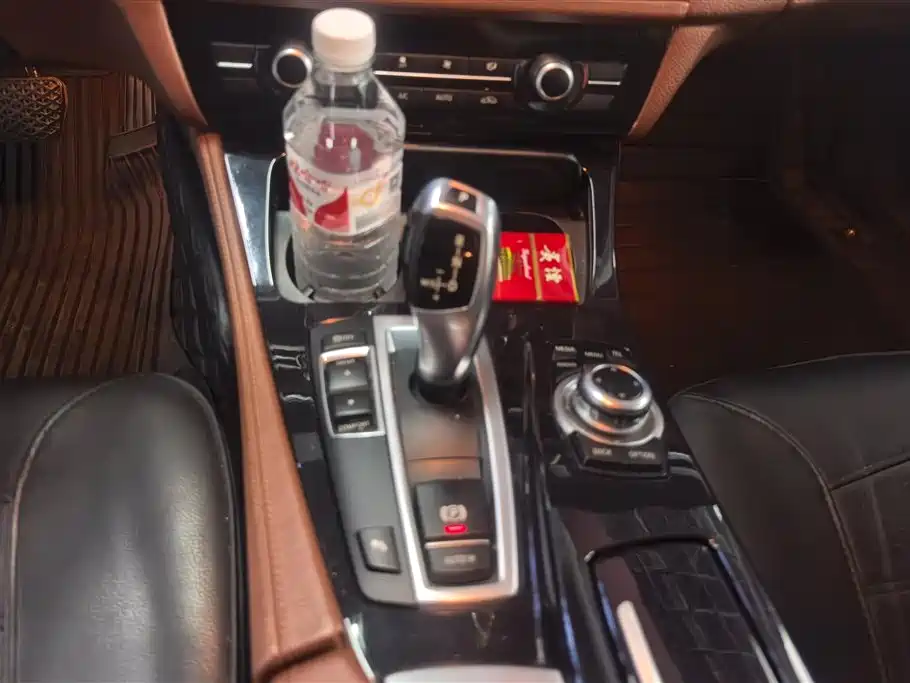 BMW 5 Series 2014 — фото 16