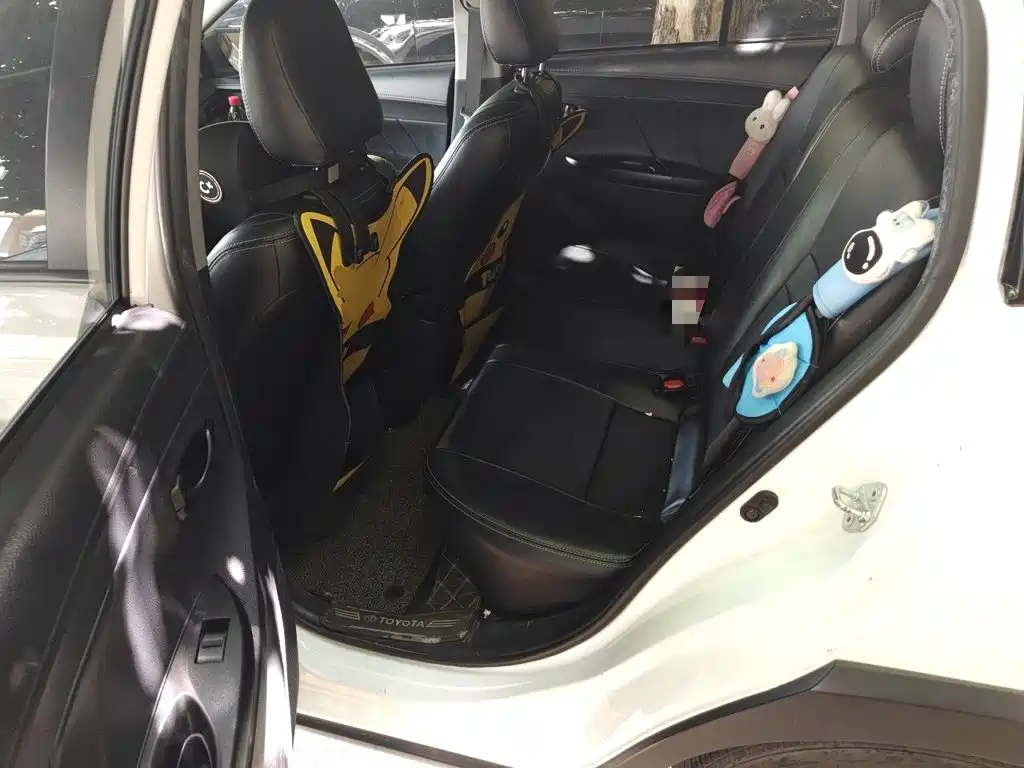 Toyota Yaris L 2023 — фото 18