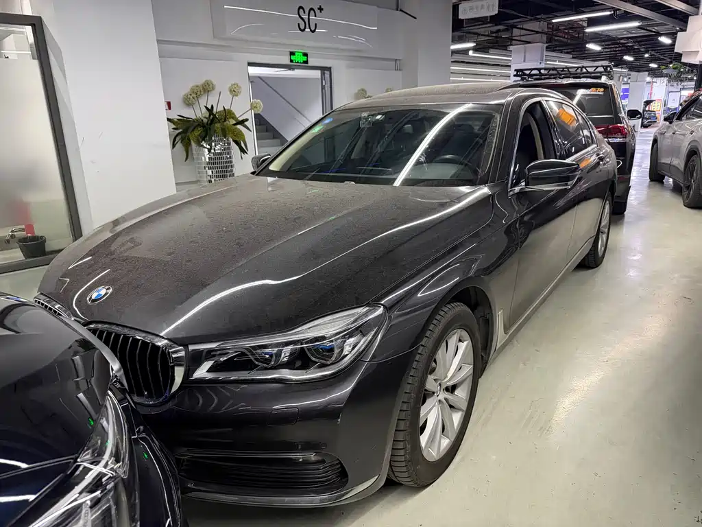 BMW 7 Series 2017 — фото 1