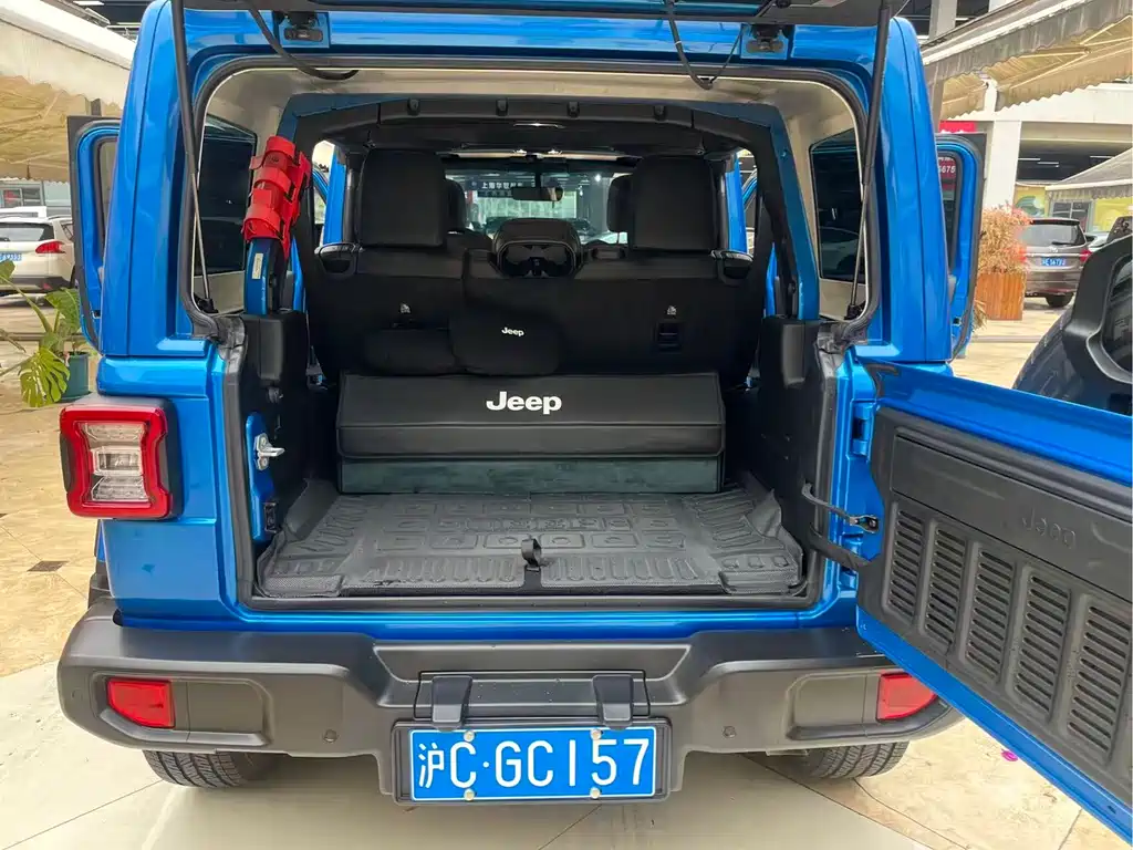 Jeep Wrangler 2023 — фото 14