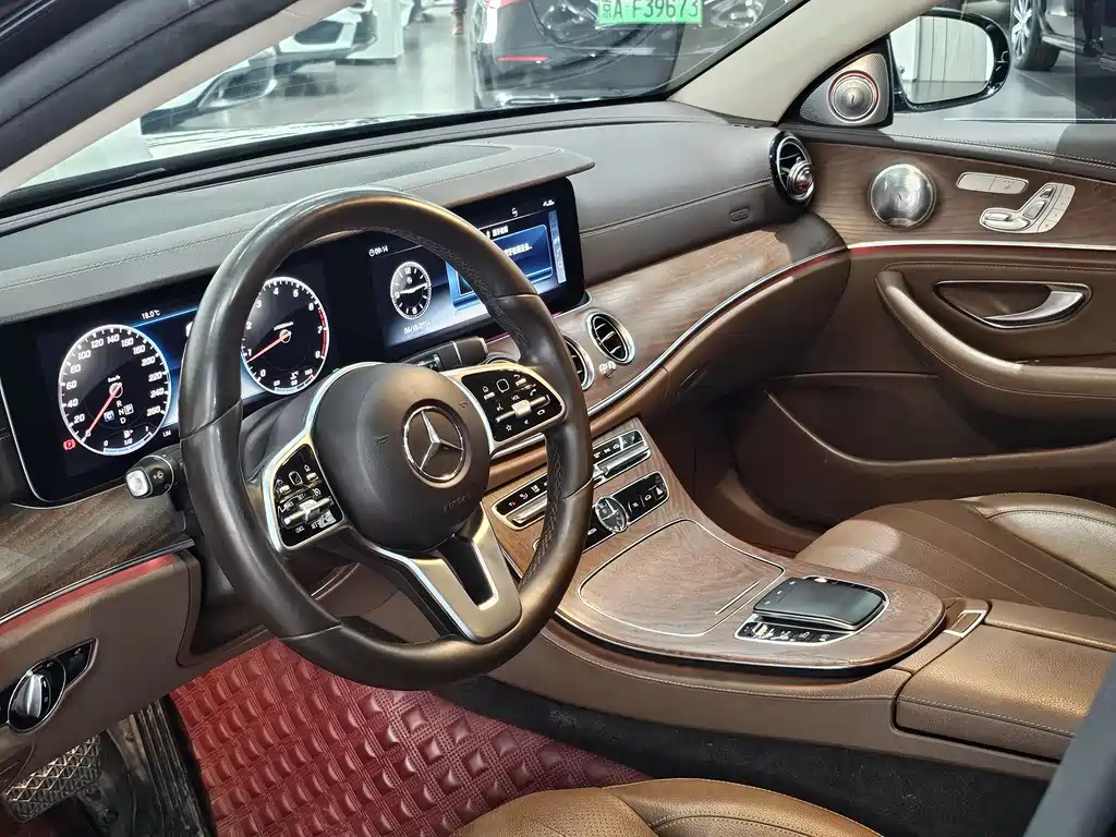 Mercedes-Benz E-Class 2019 — фото 11