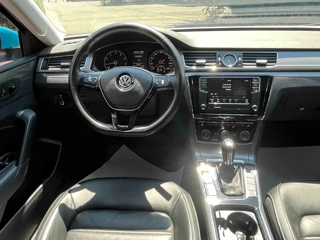 Volkswagen Passat 2018 — фото 11