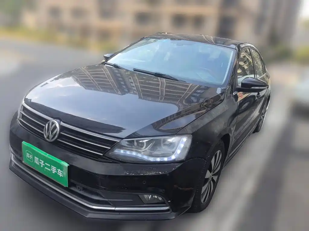 Volkswagen Sagitar 2015