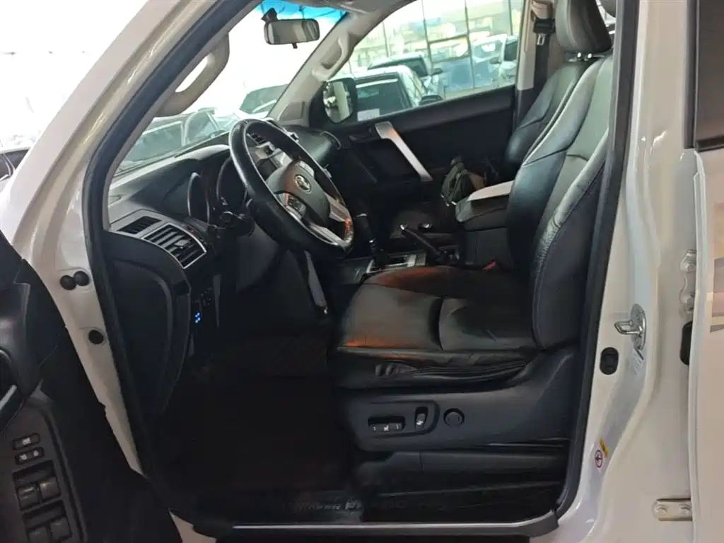 Toyota Prado 2017 — фото 15