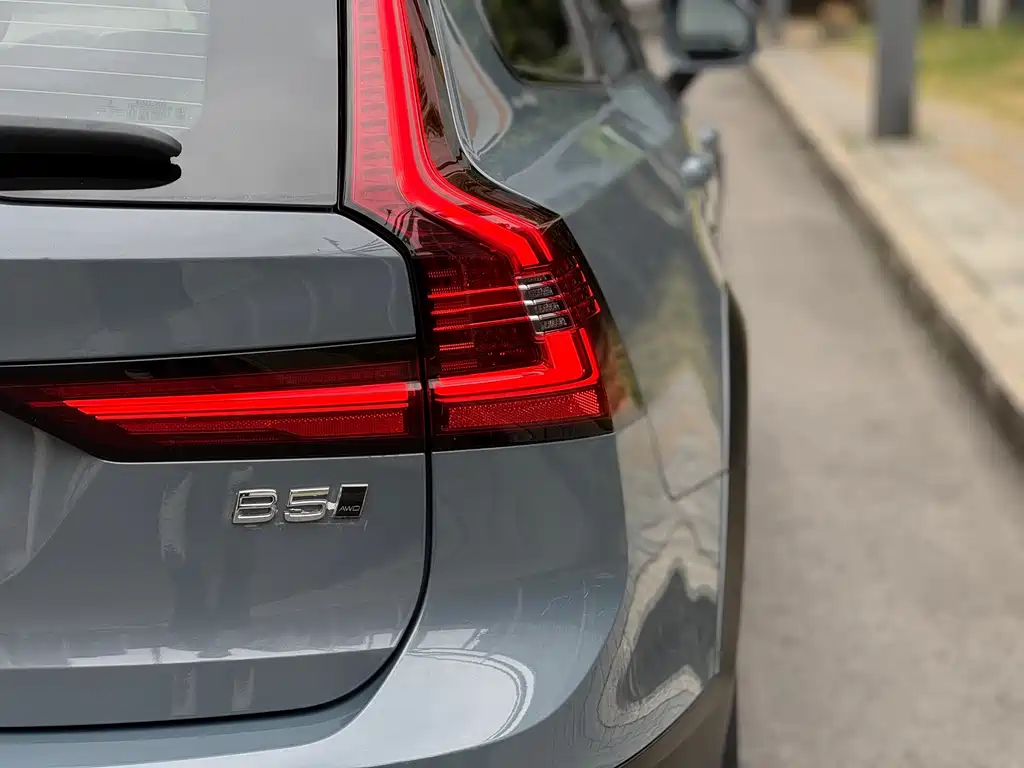 Volvo V90 2023 — фото 10