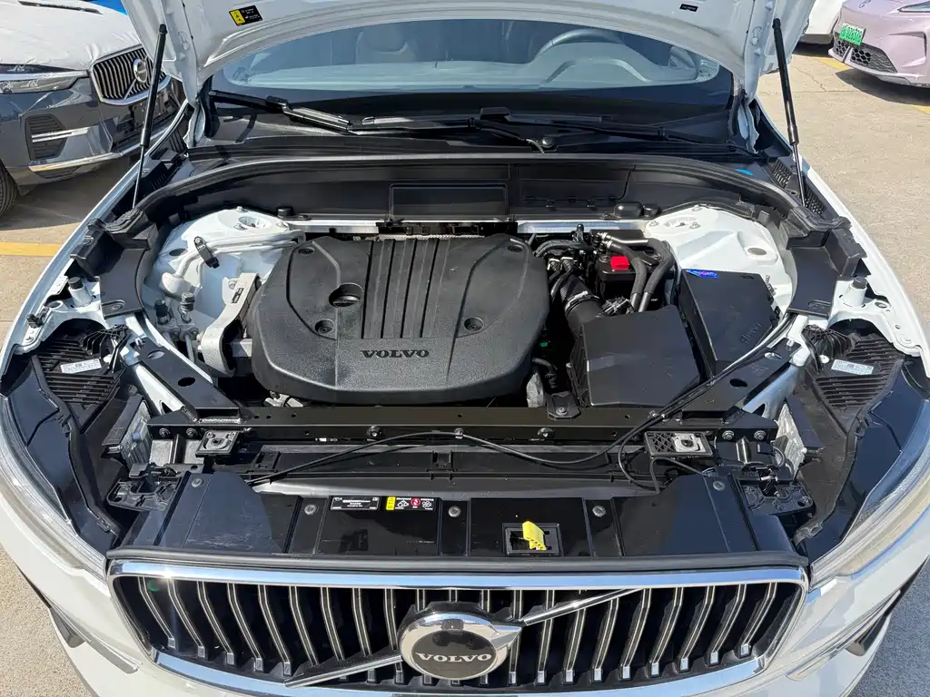 Volvo XC60 2023 — фото 20