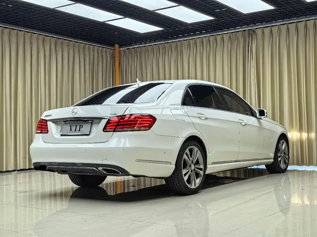 Mercedes-Benz E-Class 2015 — фото 20