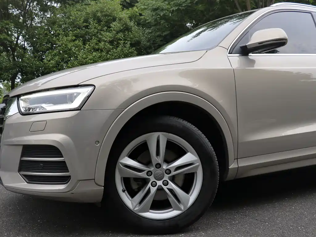 Audi Q3 2017 — фото 9