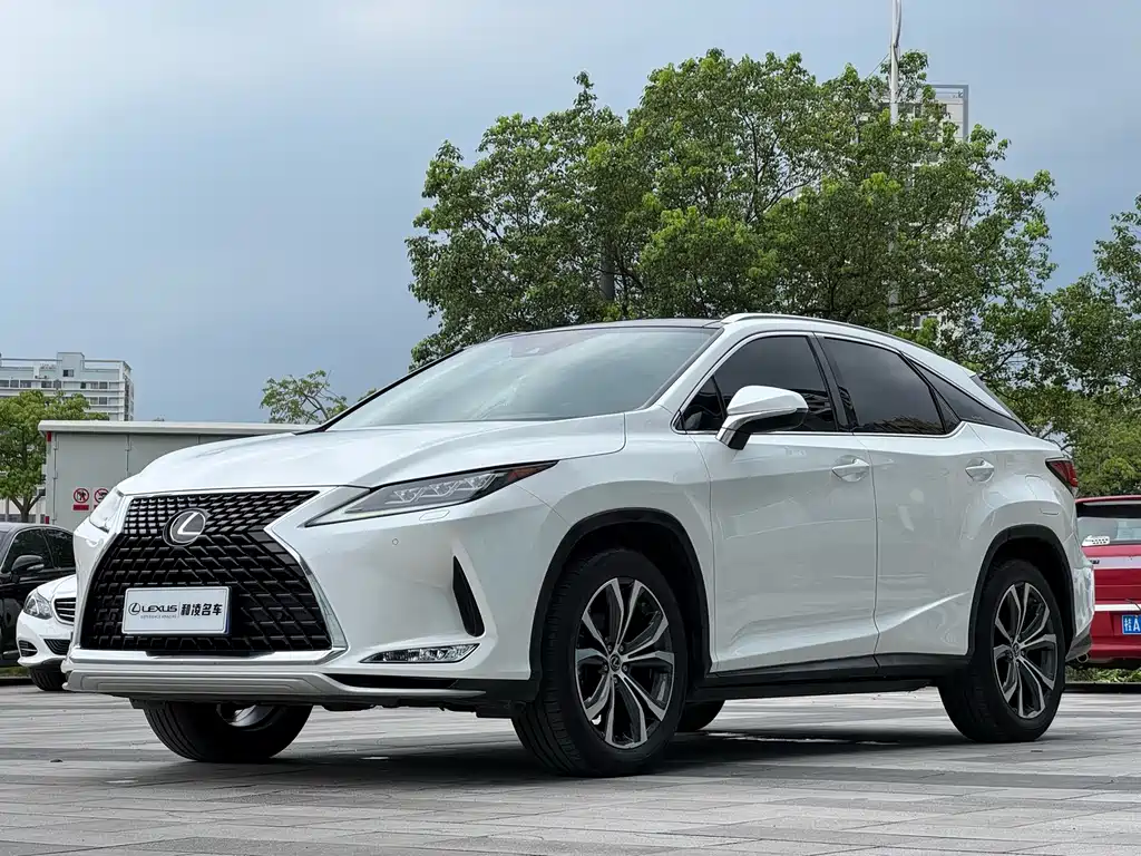 Lexus RX 2020 — фото 1