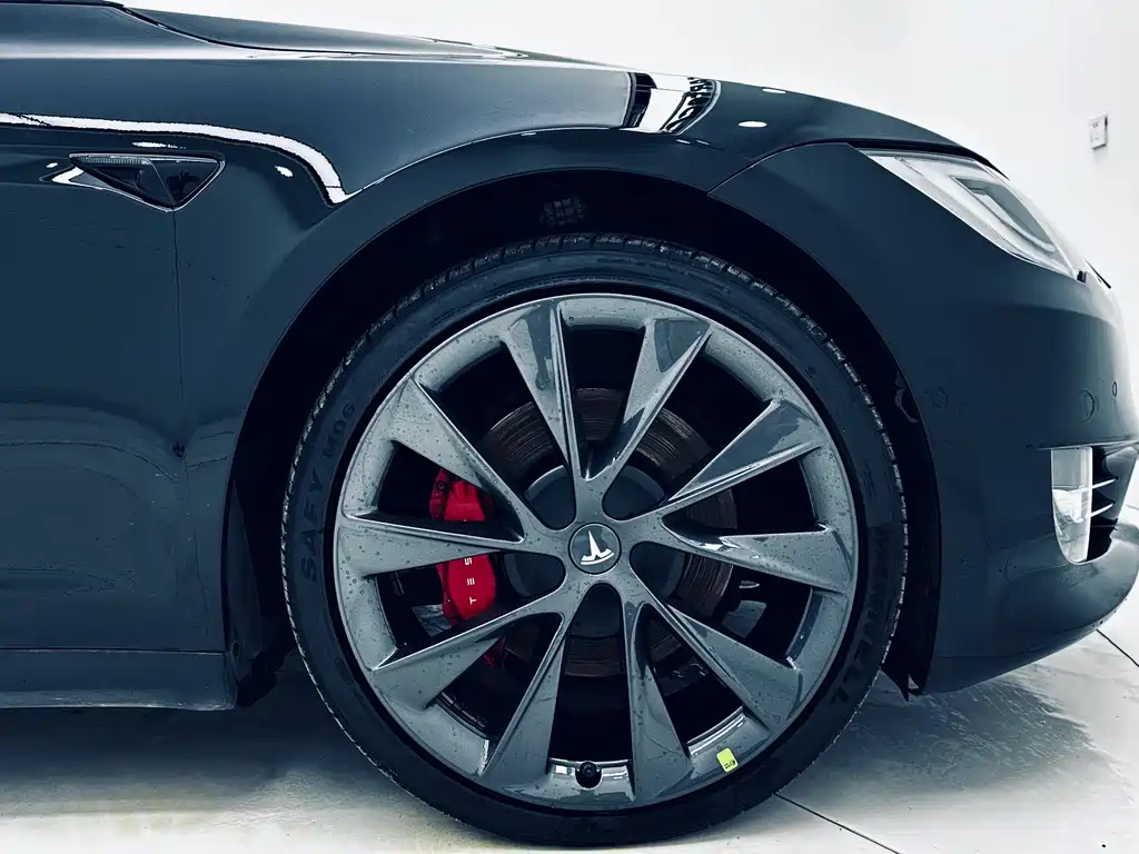 Tesla Model S 2020 — фото 18