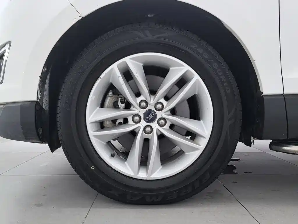Ford Edge 2015 — фото 17