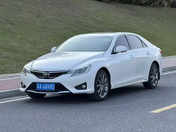 Toyota Reiz 2013