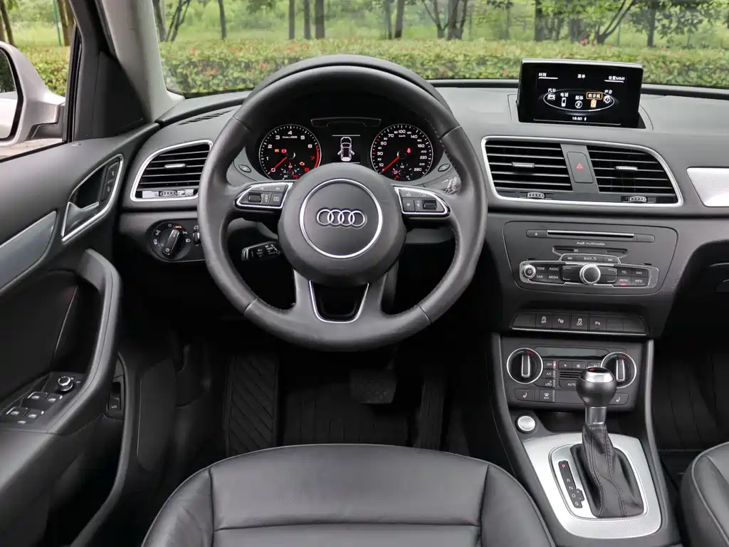 Audi Q3 2017 — фото 13