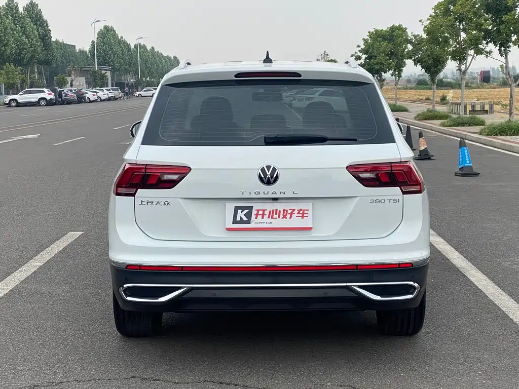Volkswagen Tiguan L 2023 — фото 13