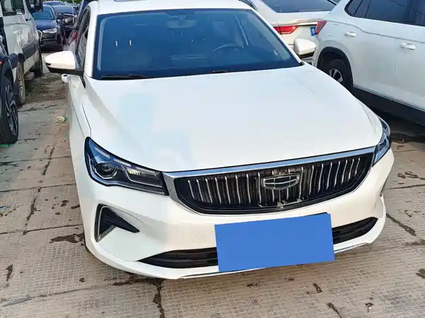 Geely Emgrand 2022