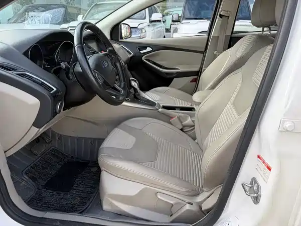 Ford Focus 2015