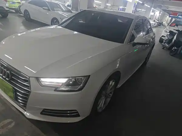 Audi A4L 2018