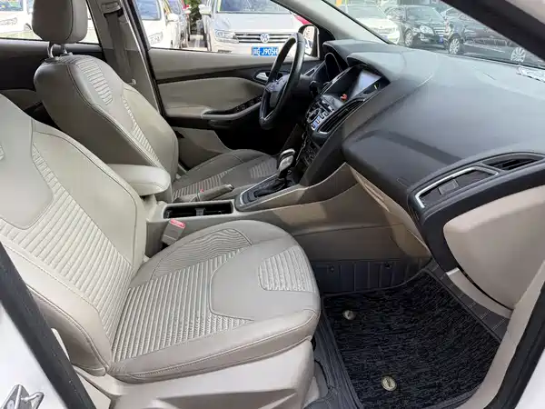 Ford Focus 2015